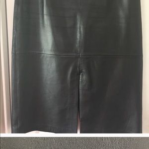 VS2 size 8 skirt. oct 11. Slit is in front & back